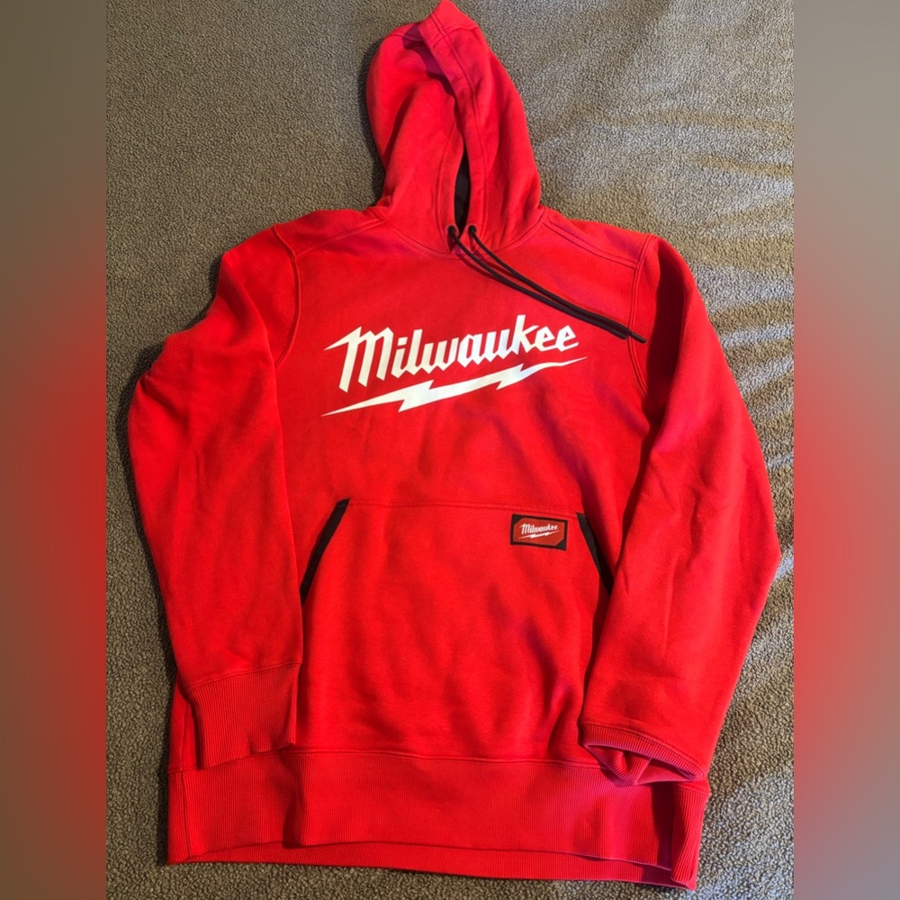 Men’s M Milwaukee Red Men's Hoodie